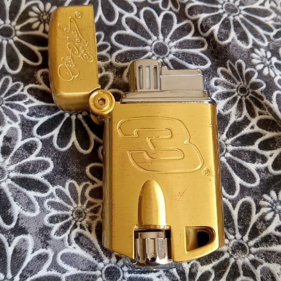 Zippo - Picture 6 of 8